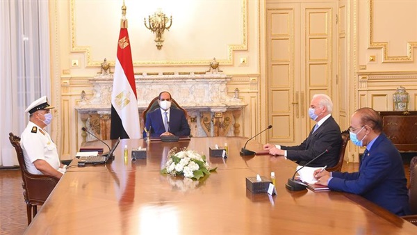 مصر: السيسي يستقبل قائد القوات البحرية ورئيس (لورسن) الألمانية لصناعة السفن