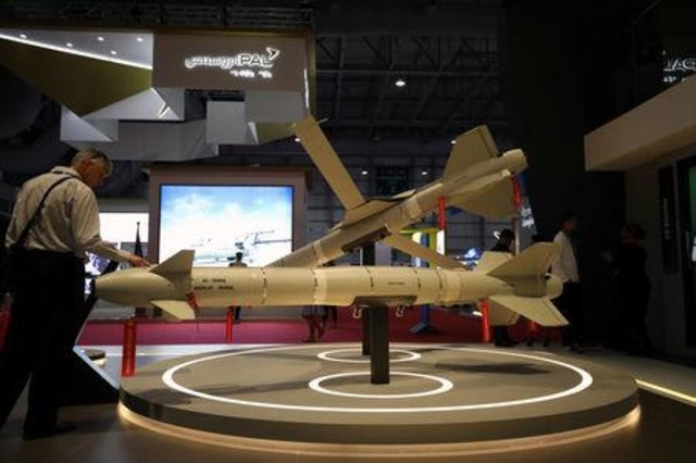 الإمارات تشق طريقها لصنع أسلحة بتكنولوجيا عالية بعد قيود من حلفائها