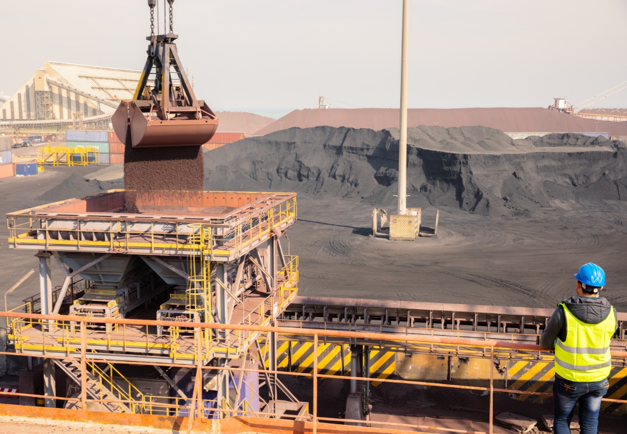 حركة المواني: وصول أكبر حمولة خام حديد (159.7 ألف طن) إلى ميناء السخنة