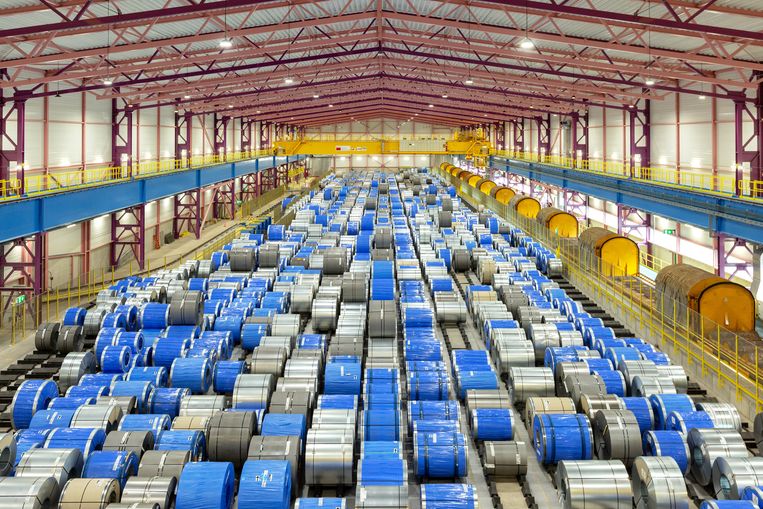 عالمية: عملاق الصلب الياباني (نيبون ستيل) ترفع أسعار منتجاتها بمقدار 48 دولارًا اعتبارًا من أكتوبر