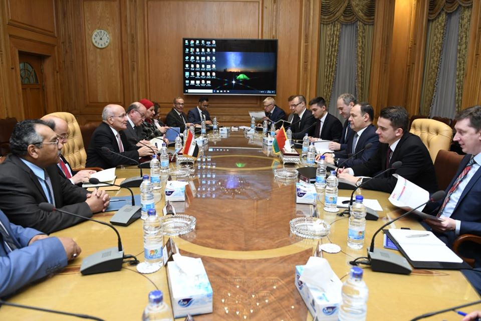 مصر: العصار يبحث مع مسئول بيلاروسي التعاون المشترك في الصناعات العسكرية