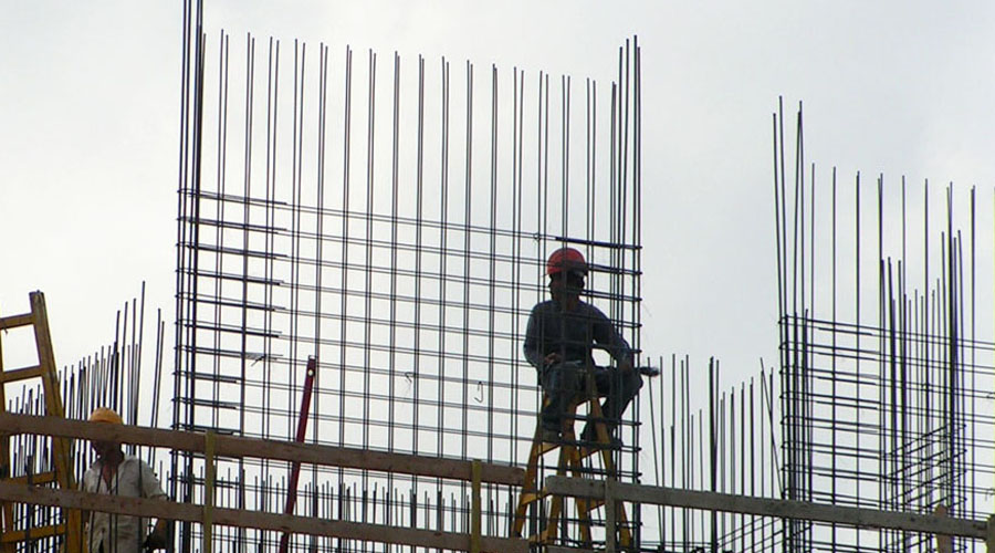 فلسطين: انخفاض مؤشر أسعار تكاليف البناء والطرق والمياه في الضفة خلال فبراير 2016