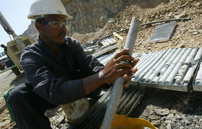 مصر: القاضي: يطالب بدعم البحث العلمي في مجال الثروة المعدنية