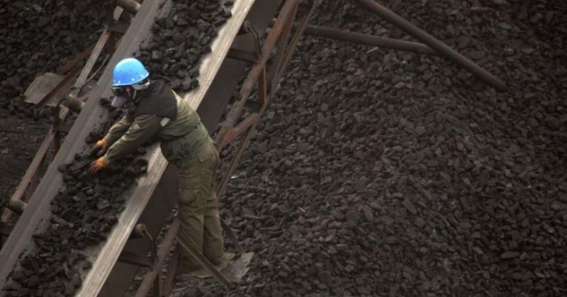 الجزائر: 6 يناير.. وصول شحنة جديدة من (الفحم) لمركب الحجار لأنقاذ المركب من التوقف