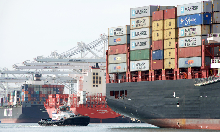 عالمية: تراجع صادرات وواردات أمريكا مع تضرر الشركات من الرسوم الإضافية