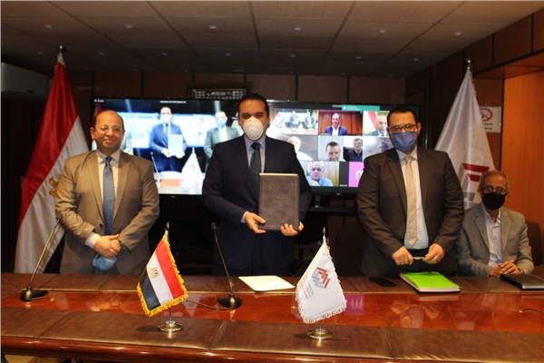 مصر: عقد شراكة بين (الصلب المصرية) و(فاش ماش) الأوكرانية لإقامة مصنعان لتركيز الخام وإنتاج المكورات