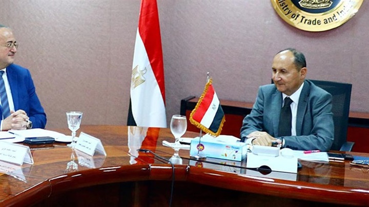 مصر: وزير التجارة يوجه (حماية المنافسة) بفحص قرار تسجيل المصانع المؤهلة لتصدير منتجاتها إلى مصر