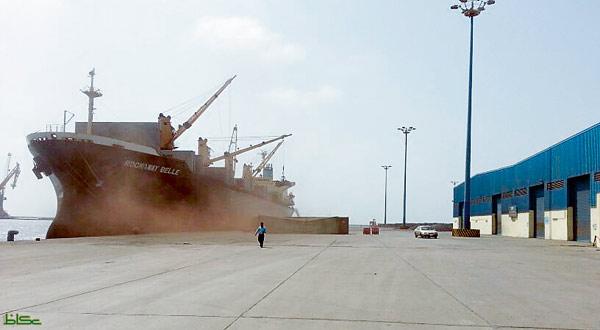 أخبار- السعودية:84,8 ألف طن حديد و54 ألف طن شعير تصل ميناء جازان