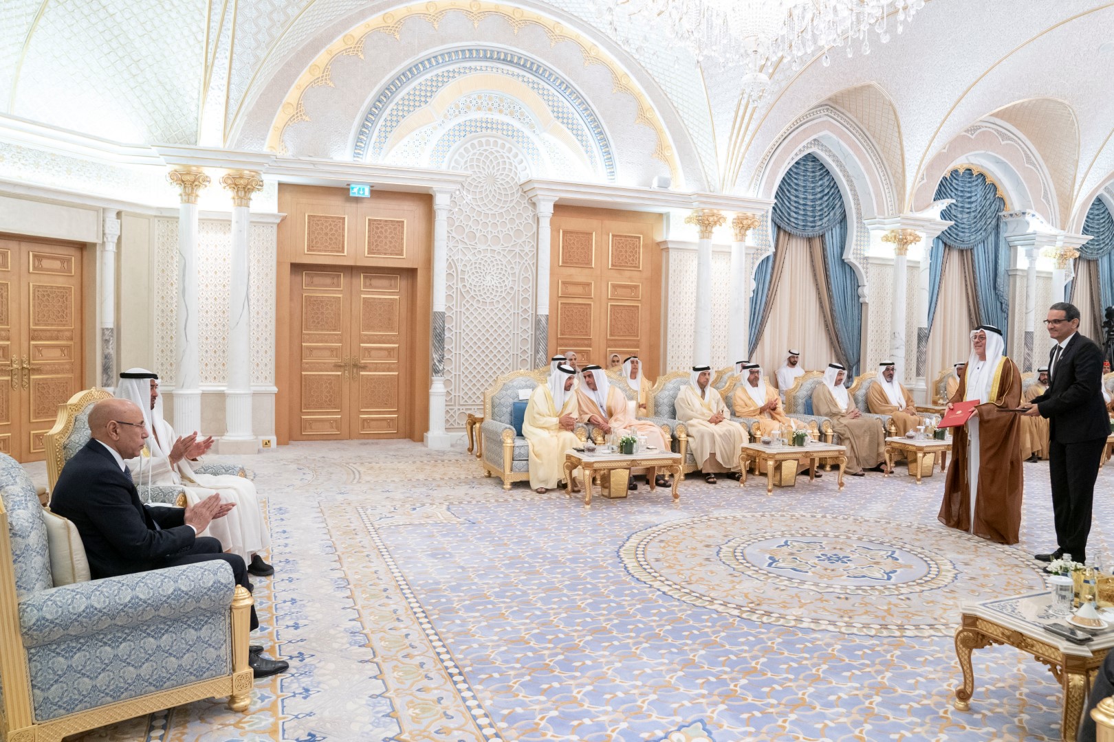 اقتصاد: الإمارات تخصص ملياري دولار لتمويل مشاريع استثمارية وتنموية في موريتانيا