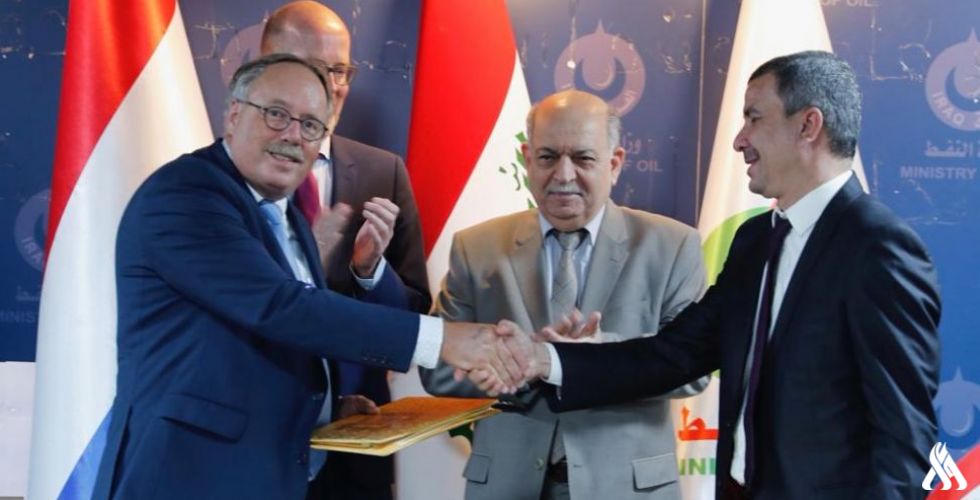 العراق: وزارة النفط العراقية توقع مذكرة تفاهم مع بوسكاليس الهولندية لبناء جزيرة صناعية نفطية