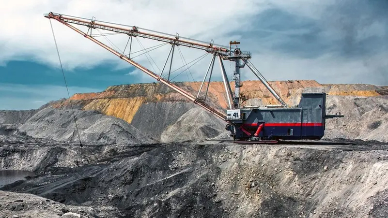 "الصناعة" السعودية تمدّد فترة المنافسة على فرص الاستكشاف التعديني