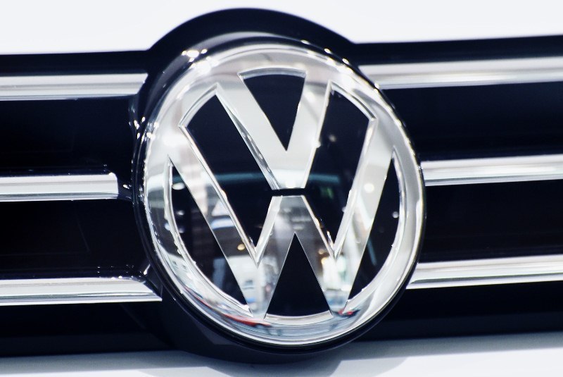 عالمية: (فولكسفاجن) تؤجل قرار بناء مصنع بتركيا وسط انتقادات دولية بشأن سوريا ومخاوف من سمعة البلاد