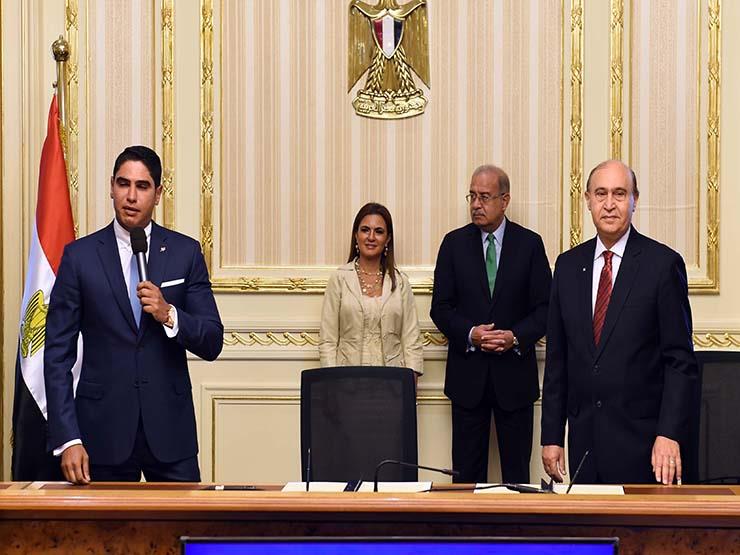 مصر : أبو هشيمة يوقع اتفاقية مع "مميش" لإنشاء مصنع حديد بتكلفة 5.5 مليار دولار	