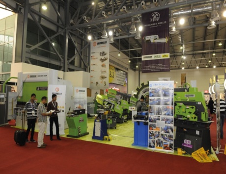 الإمارات: إقبالاً كبيراً لمعرض (ستيل فاب) 2016 للحديد والصلب بمشاركة 43 دولة بإكسبو الشارقة