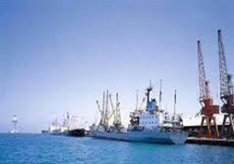 مصر : وصول 12 ألف طن بضائع و35 ألف طن حديد لموانيء السويس