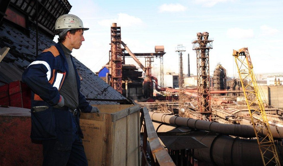 عالمية: (آرسيلور ميتال) تغلق مصنعا للحديد في بولندا لكثرة الإغراق وضعف الطلب 