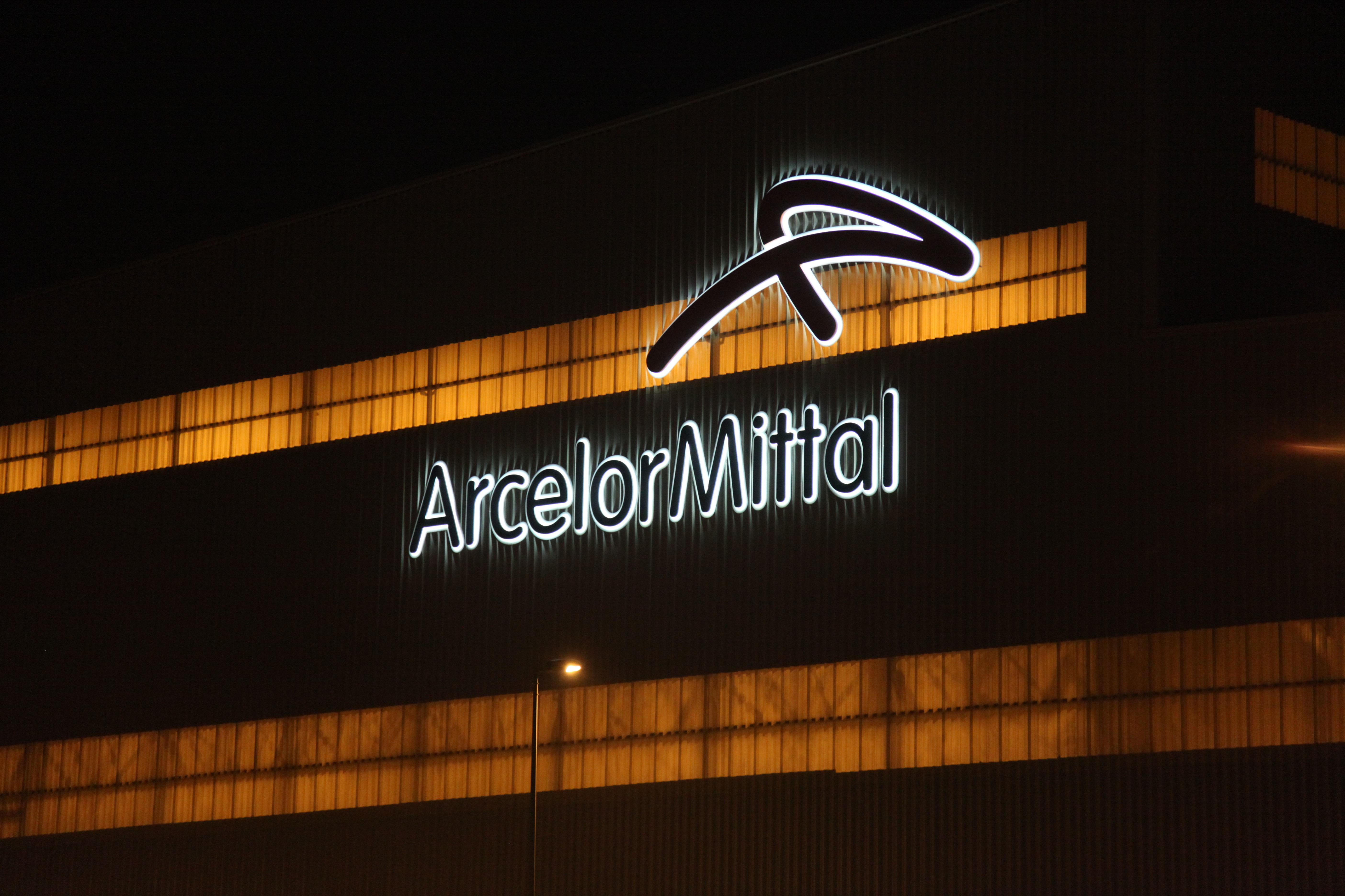 هبوط إنتاج شركة "Metinvest" الأوكرانية من الحديد والصلب الخام في الربع الأول