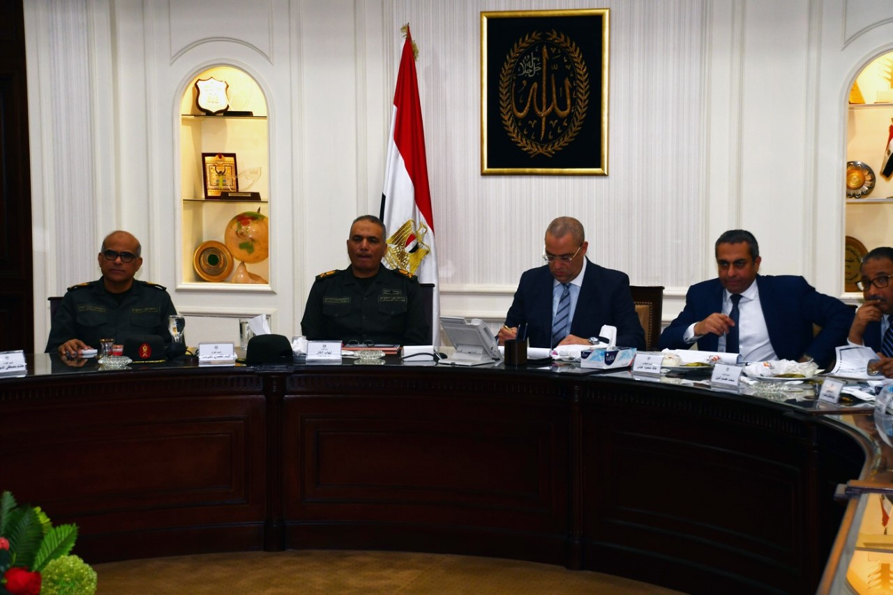 مصر: وزير الإسكان ورئيس الهيئة الهندسية للقوات المسلحة يتابعان موقف تنفيذ المشروعات المشتركة