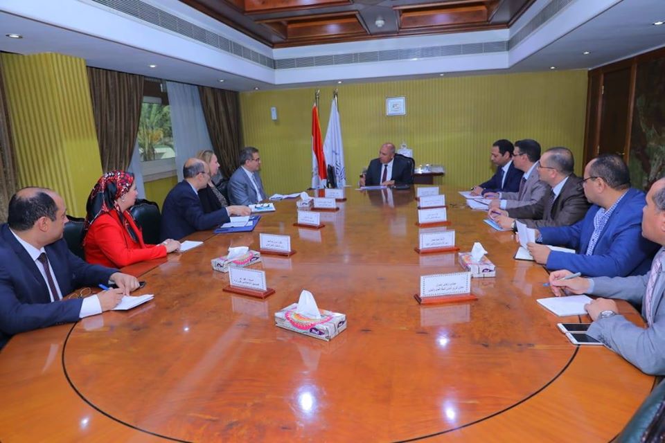 مصر: (النقل) تبحث مع البنك الإفريقي للتنمية التعاون بطريق (القاهرة -كيب تاون) ومنظومة السكك الحديدية