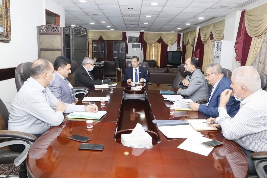 العراق: (الصناعة العراقية) تناقش مراحـل إنجـاز مشروع خط نقـل الطاقـة الكهربائيـة لـ(صلـب البصرة)