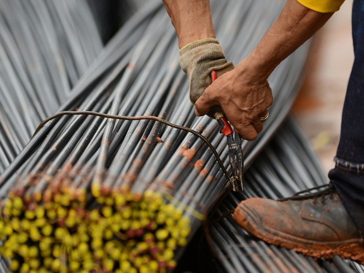 عالميـة: خمسة أحداث رئيسية وراء القفزة الأسبوعية لأسعار الحديد العالمية