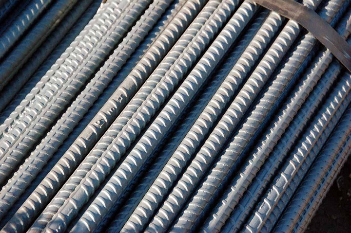 السعوديه : لجنة التموين :  إيقاف الرسوم على تصدير الحديد سنتين .. وتخفيض رسوم الأسمنت 50 %