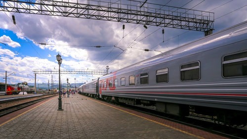 عالمية: روسيا توقع اتفاقا بمليار دولار لتحديث سكك حديد كوبا