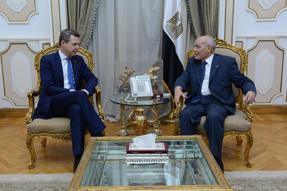مصر: العصار.. يناقش مع الدفاع الألمانية مجالات التعاون المشترك بقطاع السكك الحديدية والطاقة الشمسية