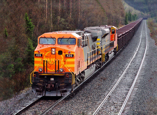 عالمية: (آرسلور ميتال) تدرس بيع أصول البنية التحتية لمنجم الحديد التابع لها في كندا