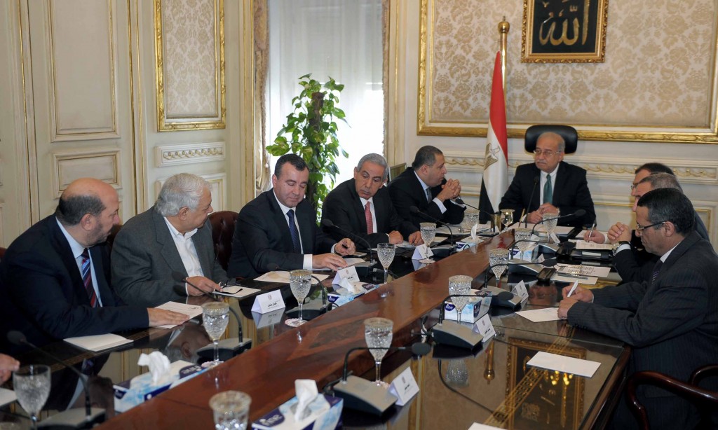 مصر: حنفي: حل أزمات الحديد والدولار بفرض قيود كبيرة على المستورد لإهداره أكثرمن500مليون دولار بـ2015