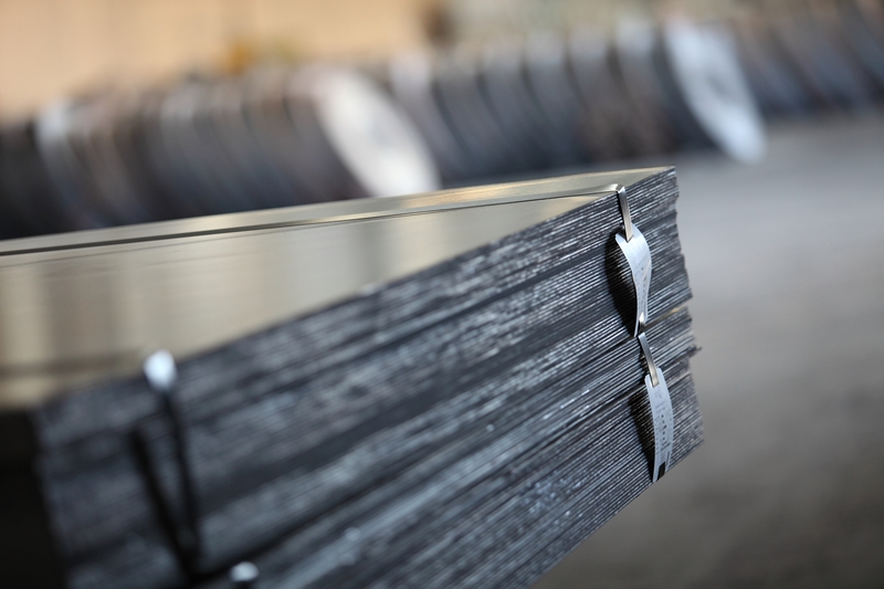 عالمية: الاتحاد الأوروبي يزيد رسوم واردات الصلب الصيني والتجارة الصينية تحث الاتحاد على تصحيح خطئه