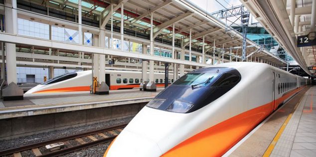 عالمية: منطقة شينجيانغ تستثمر أكثر من 10 مليارات يوان في بناء السكك الحديد العام الجاري