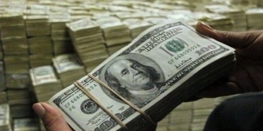 مصر: اليـوم.. استمرار هبوط الدولار بالسوق (السوداء) مع زيادة المعروض بعد قرارات المركزي