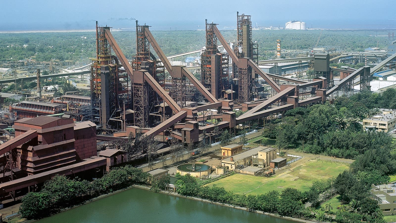 عالمية: (آرسيلورميتال) تسعى لدعم الاتحاد الأوروبي لجعل الفولاذ أكثر مراعاة للبيئة