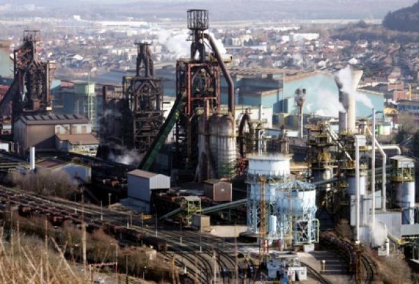 الجزائر: تأثر صناعة الحديد والصلب بأزمة القطاع الصناعي بالجزائر وتوقف بعض المصانع 