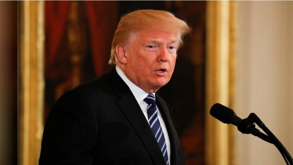 عالمية: ترامب يقول قوة الدولار تضر بقدرة أمريكا على المنافسة