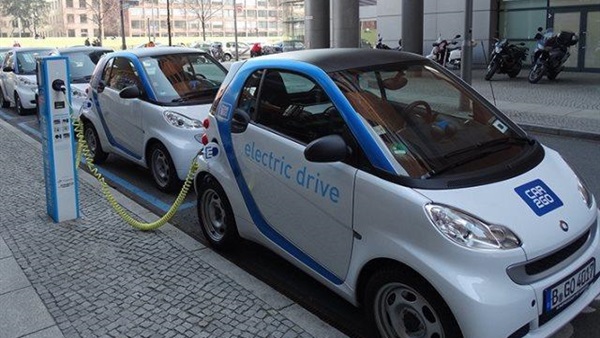 مصر: وزير قطاع الأعمال: بدء تصنيع السيارات الكهربائية في مصر نهاية 2021