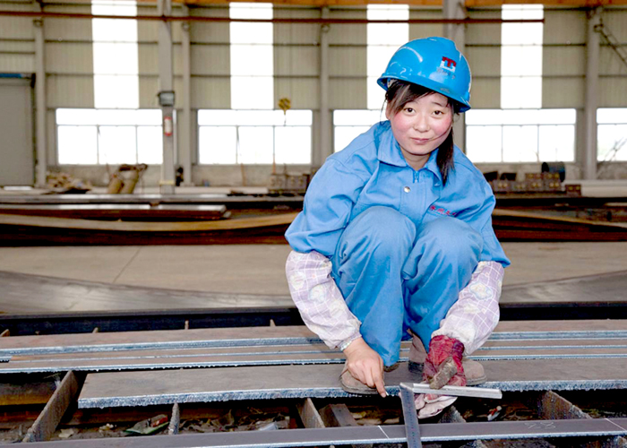 عالمية : تراجع عقود الصلب وخام الحديد رغم بيانات صينية إيجابية