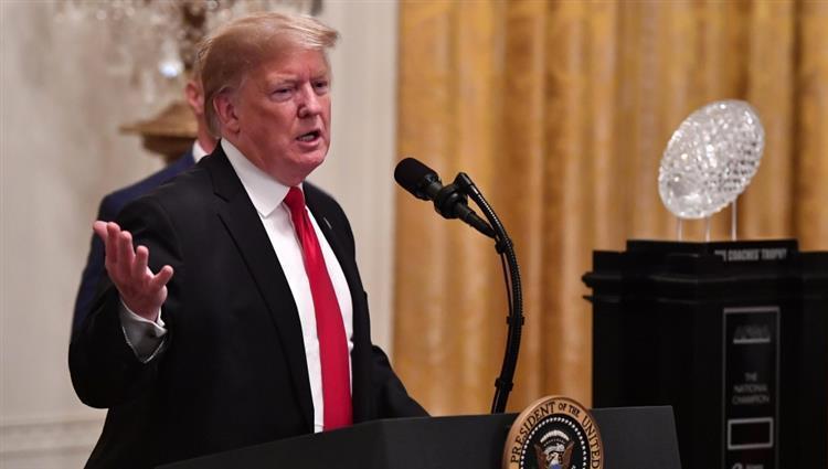 اقتصاد: ترامب يعلن إلغاء الرسوم الجمركية المقرر فرضها على الصين