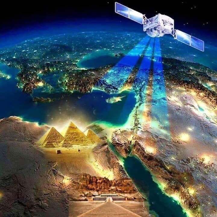 مصر: أحمد أنيس يوقع عقود تصنيع نايل سات 301 واطلاقه يناير 2022