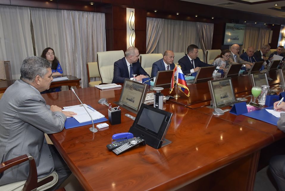 مصر: هيئة قناة السويس تبحث مع وزارة الصناعة الروسية سبل التعاون في مجال إصلاح وبناء السفن