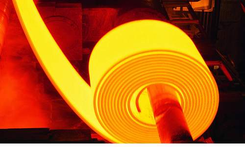 عالميا : الهند تقر رسوما مؤقتة على واردات الصلب