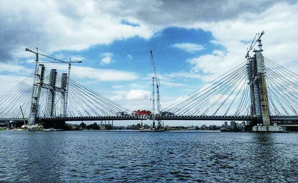 مصر: تركيب آخر أجزاء كوبري روض الفرج أعرض كوبري معلق في العالم بأيادي مصرية