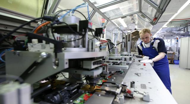 تقرير: تراجع معدل نمو الناتج الصناعي الروسي إلى أقل مستوياته منذ 2017