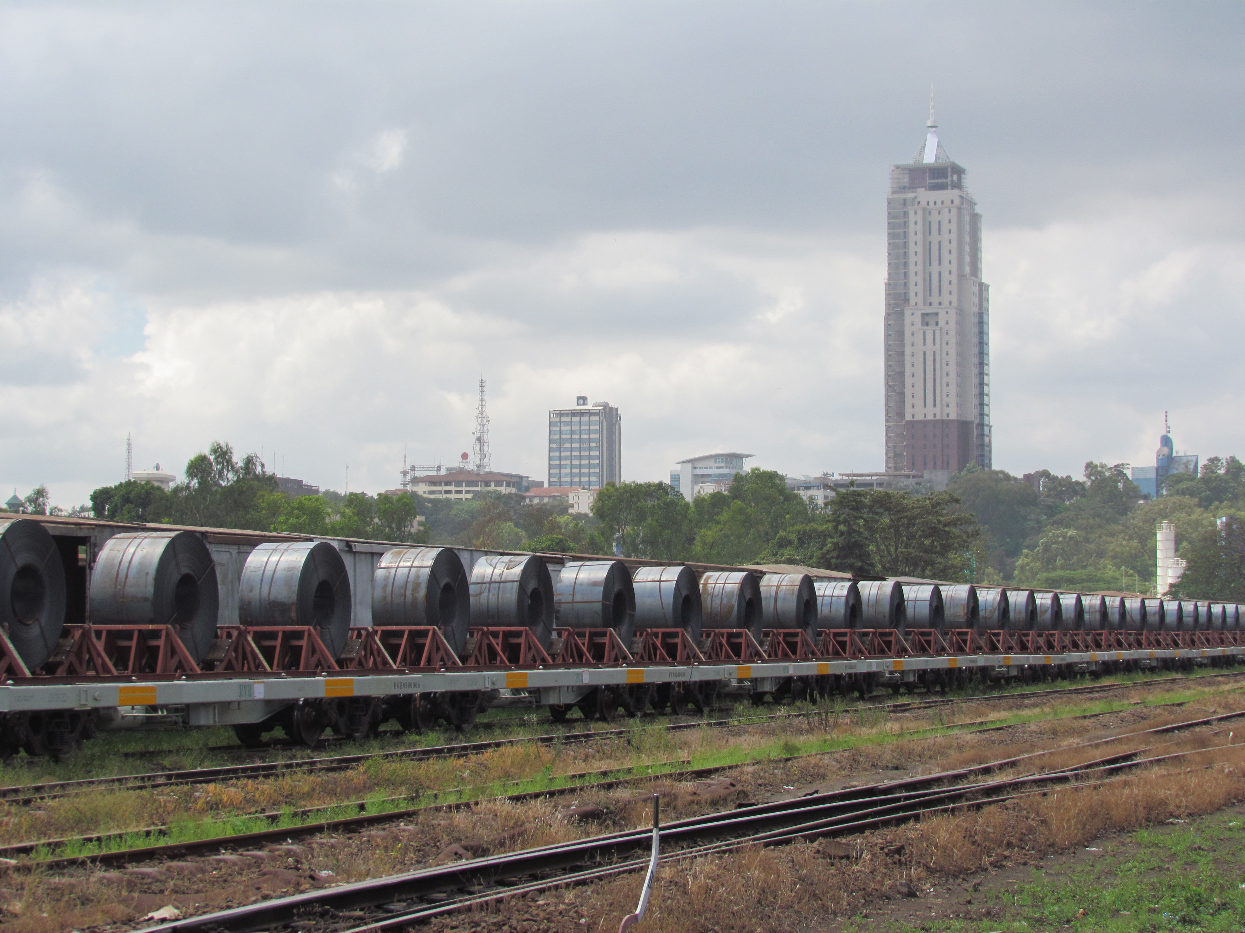 مصر: اتفاق بمد خط سكة حديدية بين مصر وكينيا لتسهيل التبادل التجارى