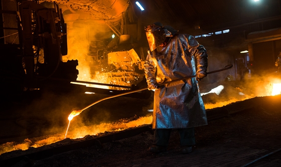 عالميـة: غزو شرق أسيوي وأوروبي لسوق الحديد الإيراني.. ومشروعات جديدة للصلب بإيران
