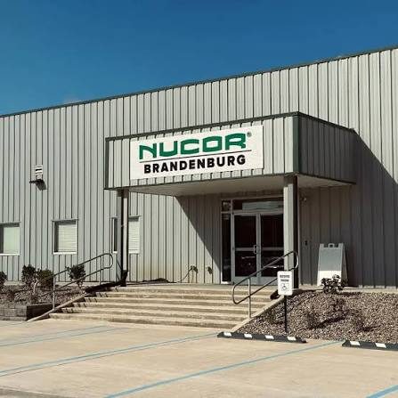 شركة "Nucor" ترفع مجدداً سعر ملفات الصلب المدرفل على الساخن بمقدار 5 دولارات للطن
