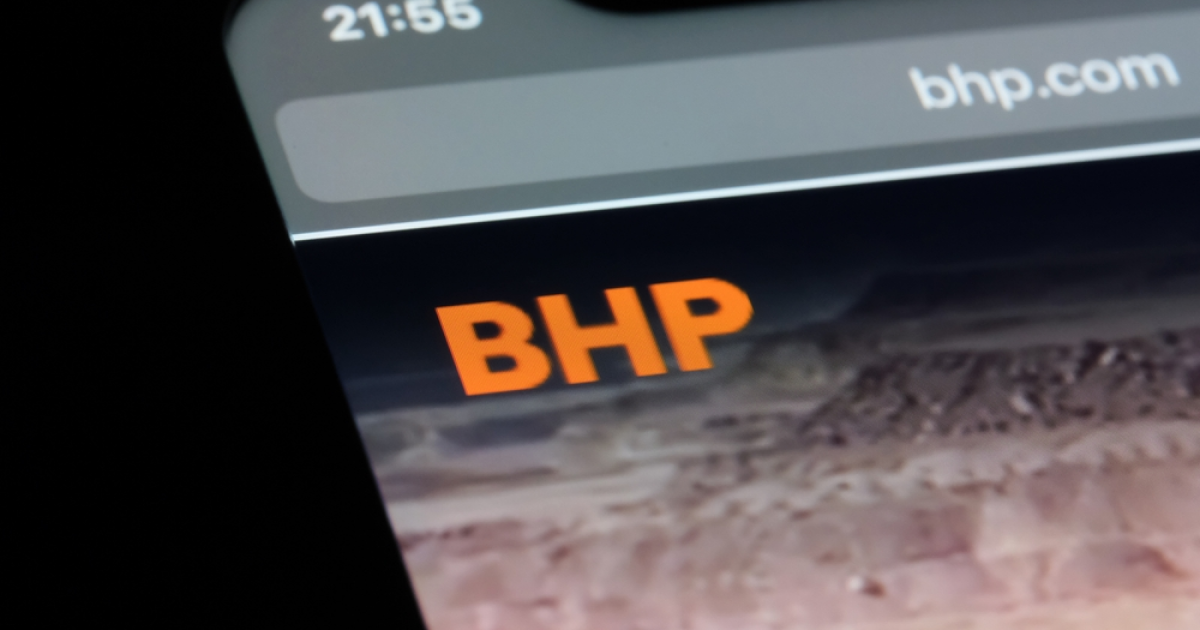 تقارير إعلامية: شركة "BHP" تقلص نطاق مشاريع إزالة الكربون في عملياتها لخام الحديد